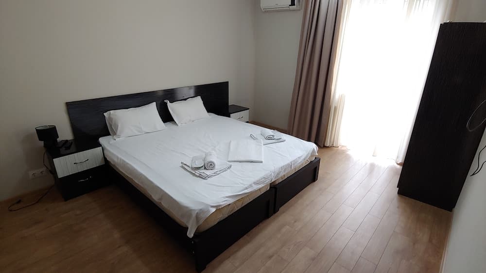 Apartment on Marjanishvili Str.