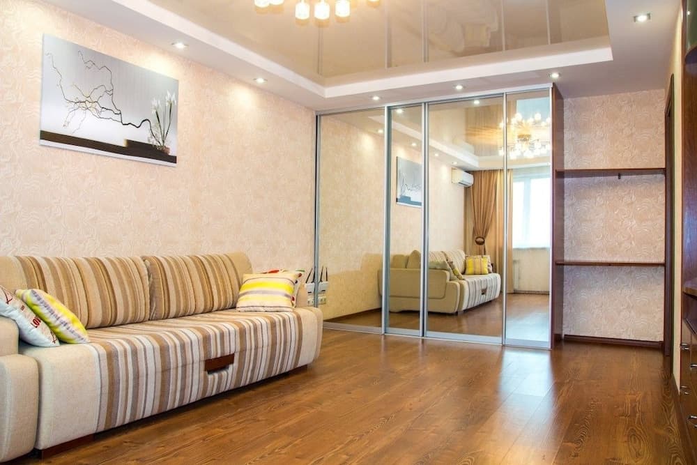 Apartment on Okeanskiy prospect 101