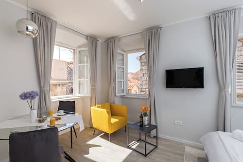 Apartments Urbis