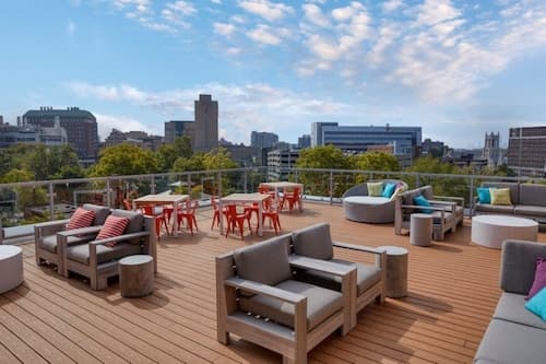 Bluebird Suites near Cleveland Clinic