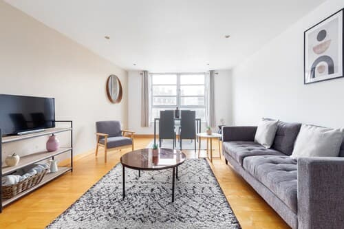 2 Bed Flat off Brick Lane