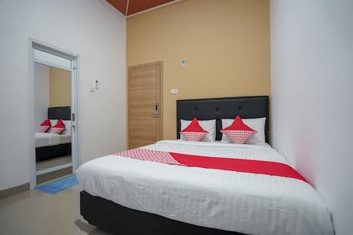 OYO 945 Mega Kost 2