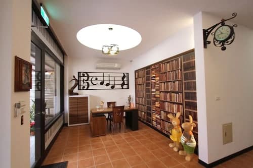 Little Pianist Hostel