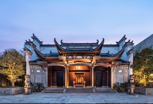 Ahn Luh Zhujiajiao