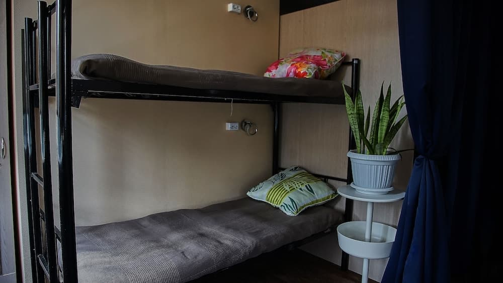 Ison - Hostel