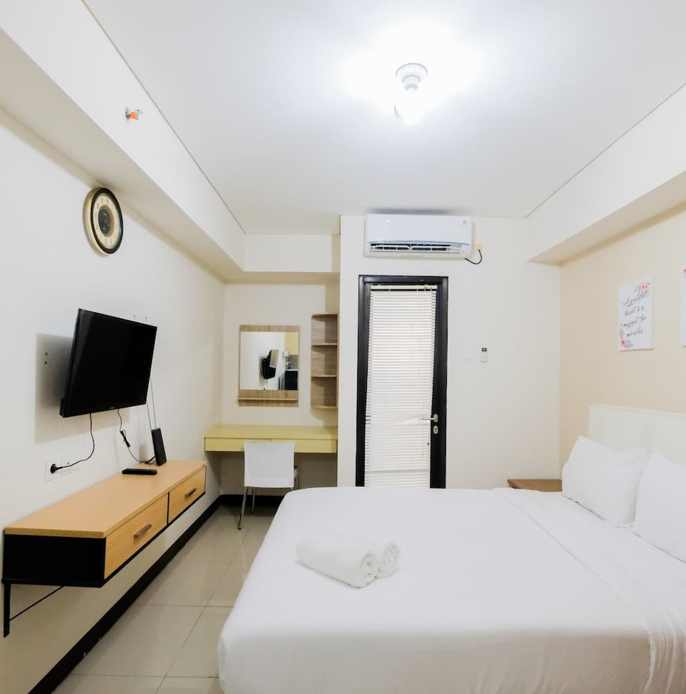 Simple Furnished Studio 19 Avenue Apartment