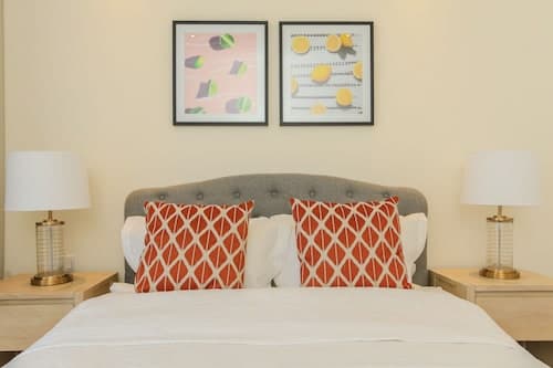 Driven Holiday Homes - City Walk 22
