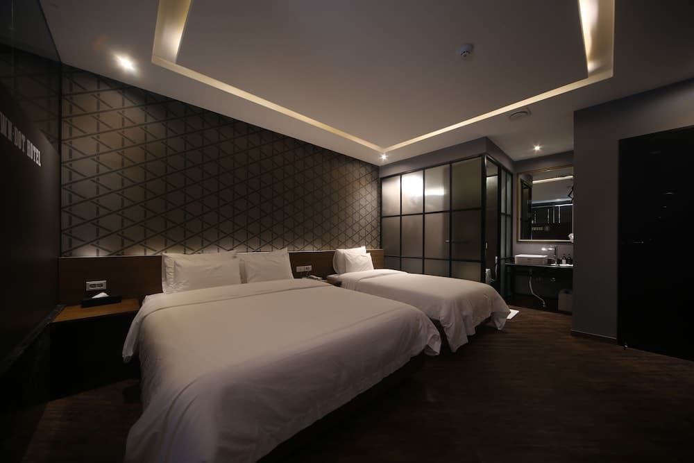 Brown Dot Hotel Beomil