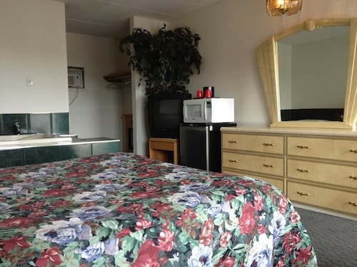 Rainbow Motor Inn - By the Falls