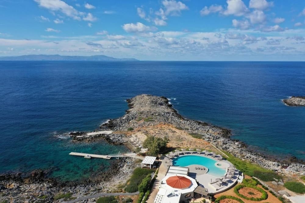 Kavos Hotel