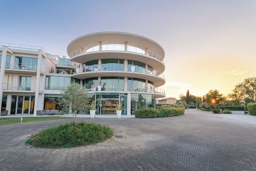 Smy Pisa Plaza