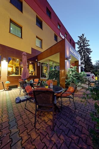 Max Inn Hotel