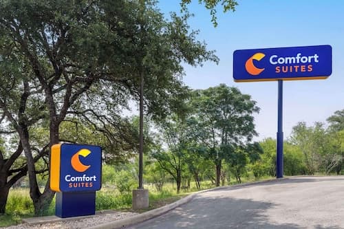 Comfort Suites Medical Center near Six Flags
