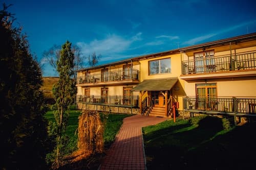 Sojka Resort - Hotel & Drevenice