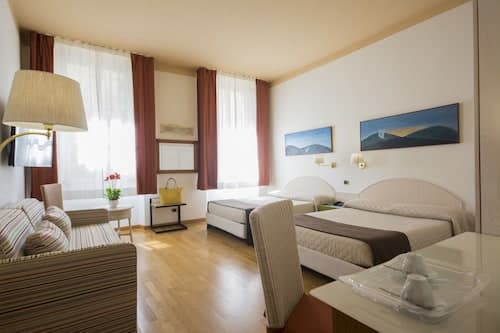 Piazza Paradiso Accomodation