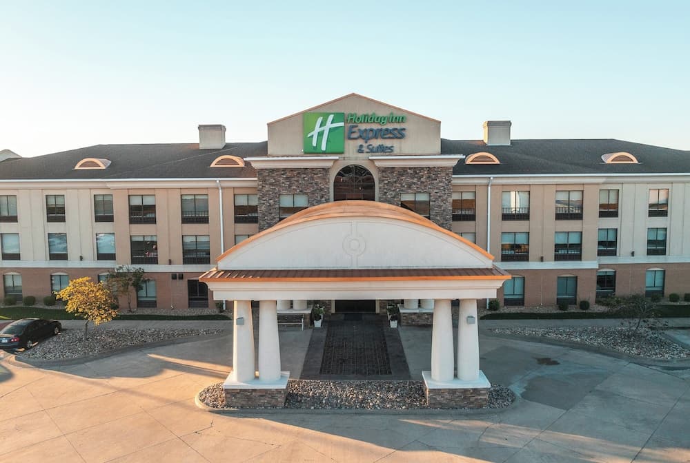Holiday Inn Express Hotel & Suites St. Robert by IHG