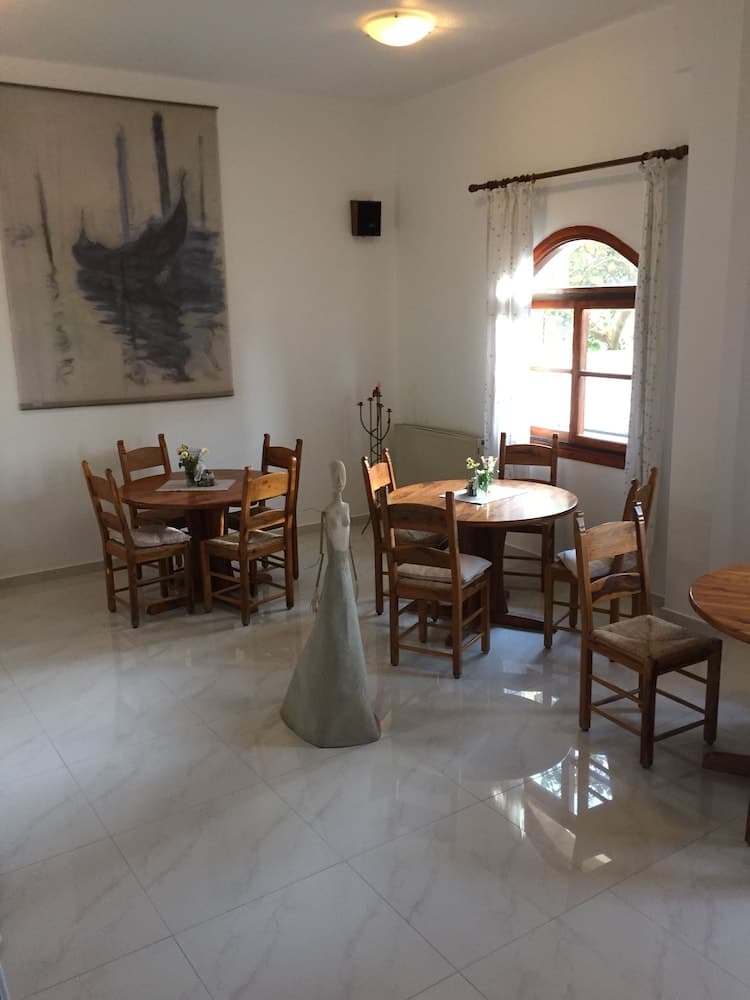 Candia Hotel