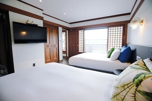 Kolon Hotel