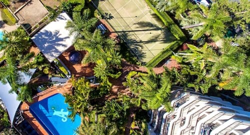 Aristocrat Apartments
