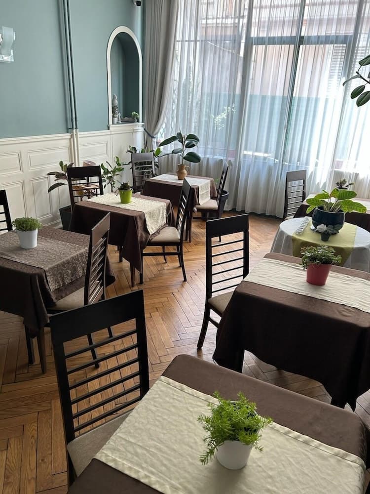 Authentic by Balladins, Le Carré d'Aix