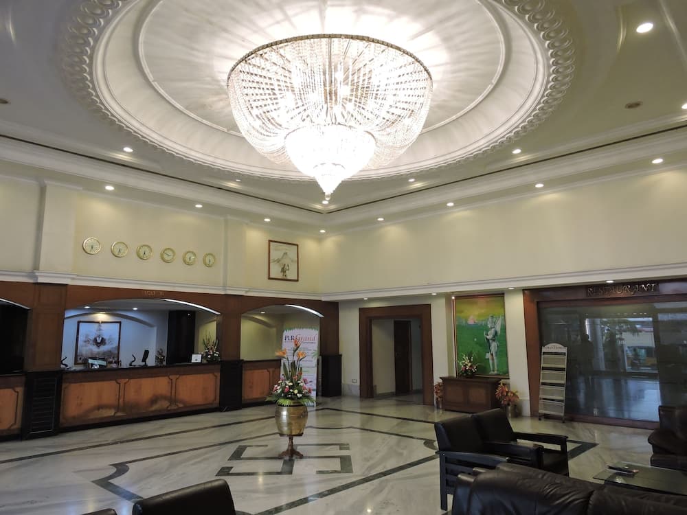 Hotel PLR Grand
