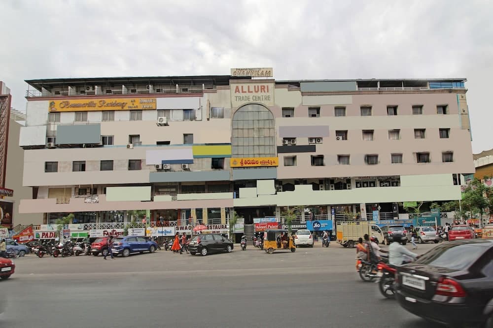 OYO 43619 Sahasra Residency
