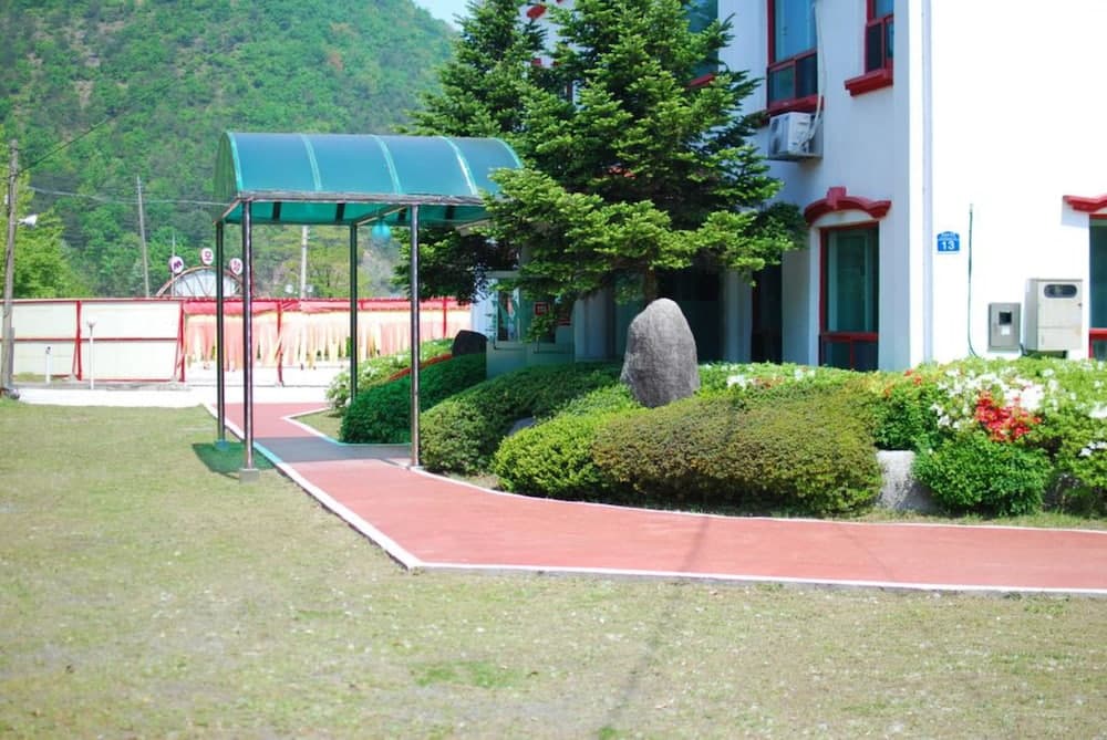 M Motel