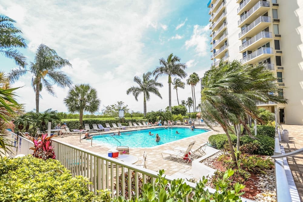 Estero Beach and Tennis 1001a
