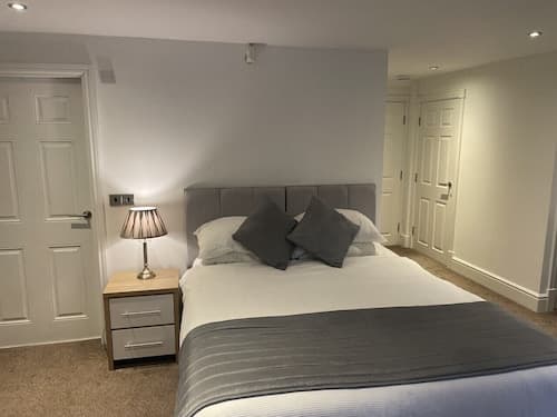 Beach House Courtyard 1 bed