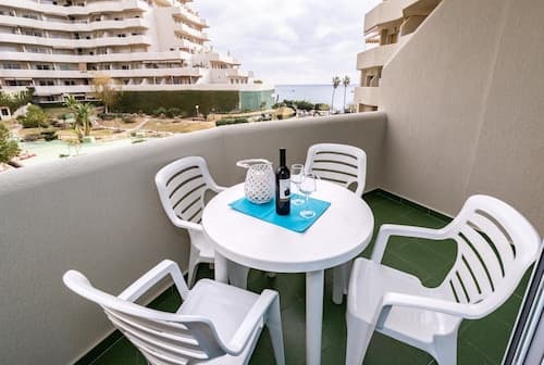 Benal Beach 121 - Modern First Line Beach 2BR Apartment in Benal Beach Resort.