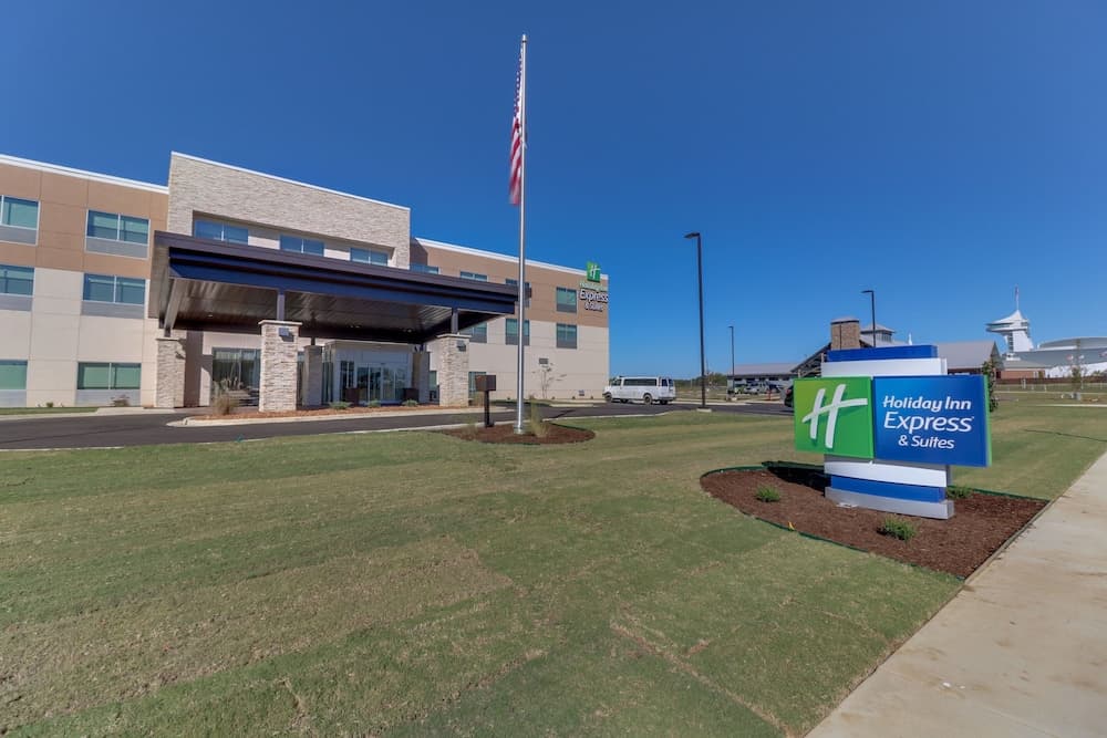 Holiday Inn Express & Suites Union City by IHG
