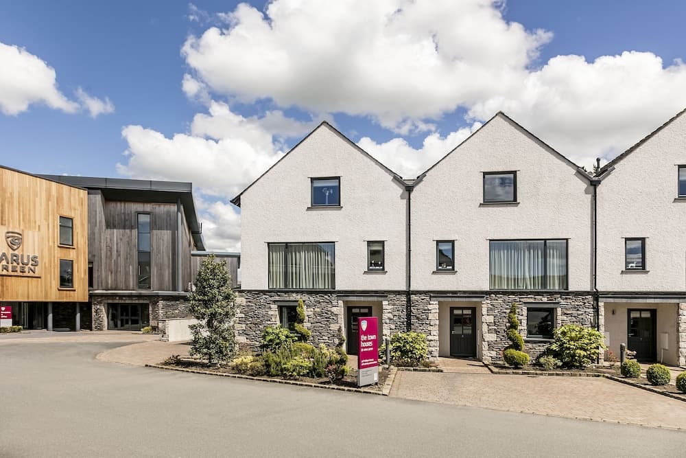 The Townhouses @ Carus Green