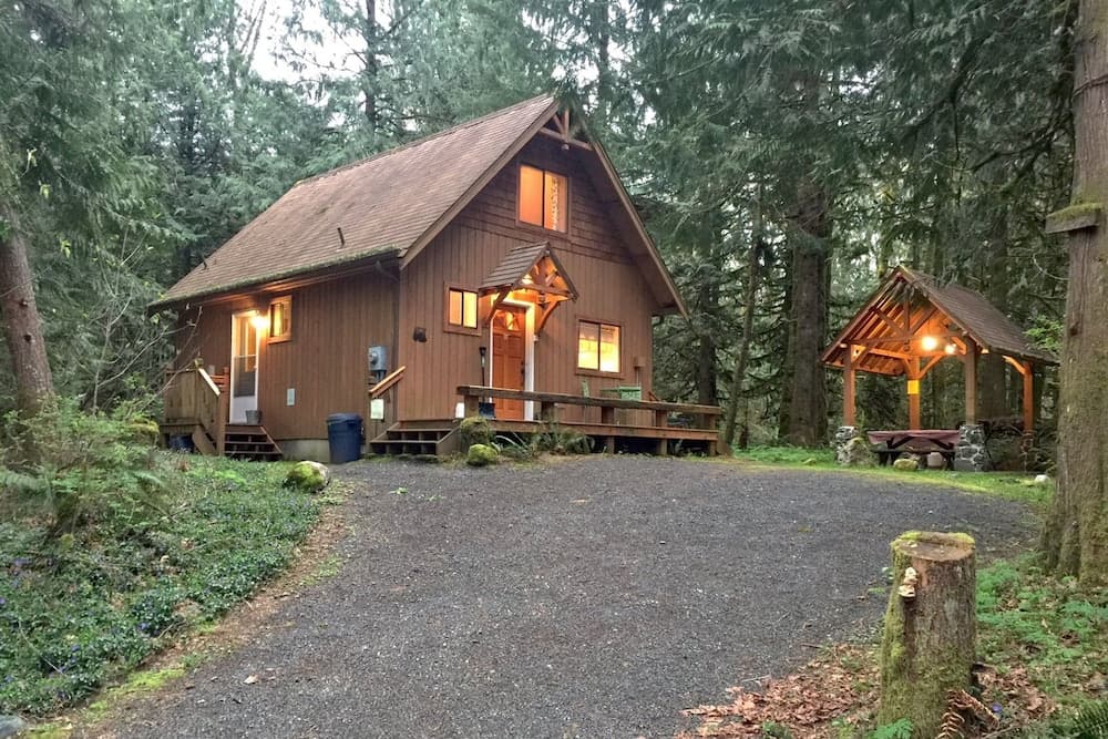 67MF- Hot Tub - Pets Ok - BBQ - Sleeps 5