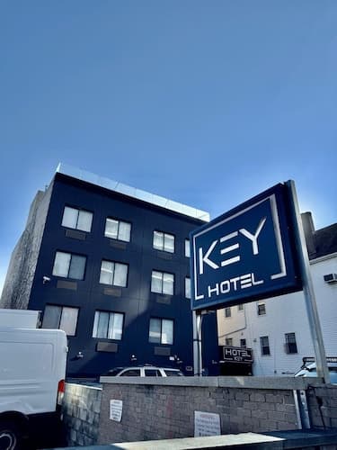 Hotel Key LaGuardia Airport
