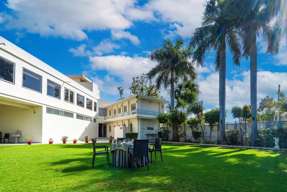 Hotel Chandrawati Palace