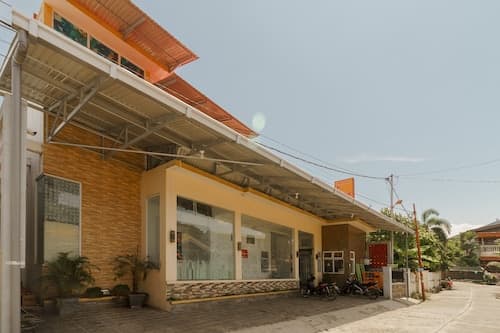RedDoorz near Jembatan Siti Nurbaya Padang