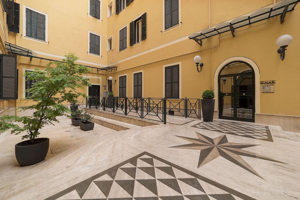 Domus Aurea & Colosseo Sweet Flat