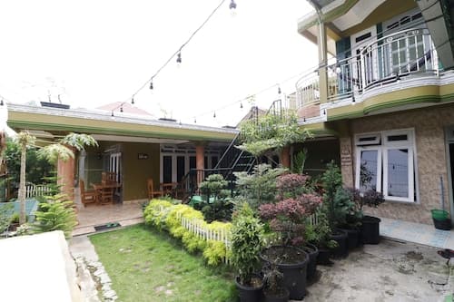 Waroeng Transit & Depary Homestay