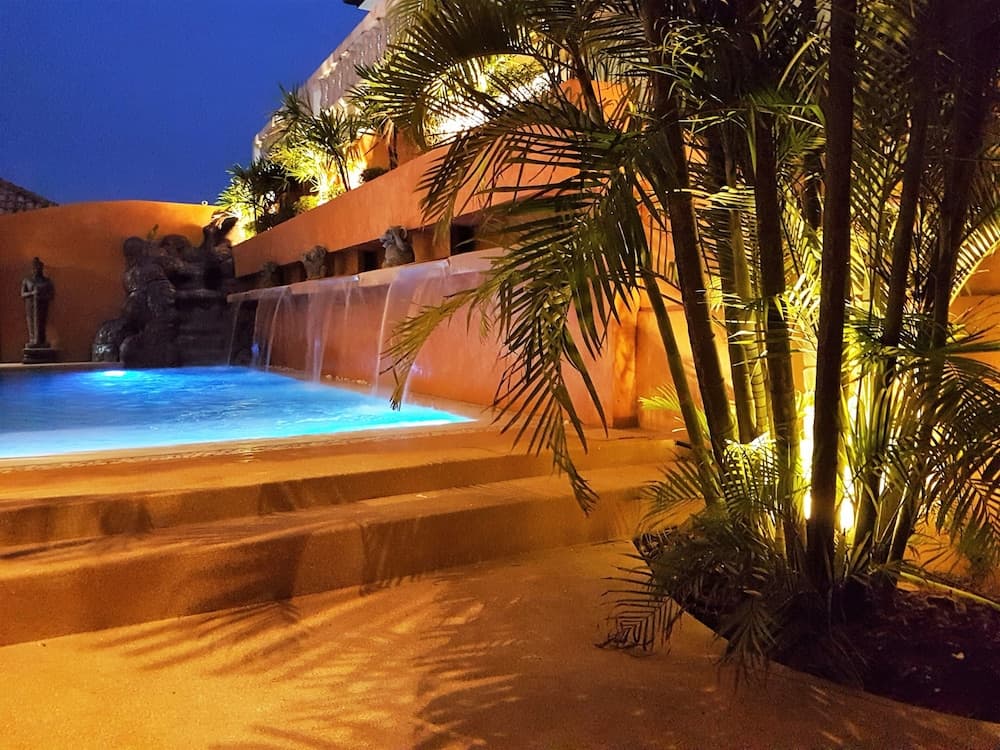 WOWLAND Luxury Pool Villa Pattaya Walking Street - 6 Bedrooms