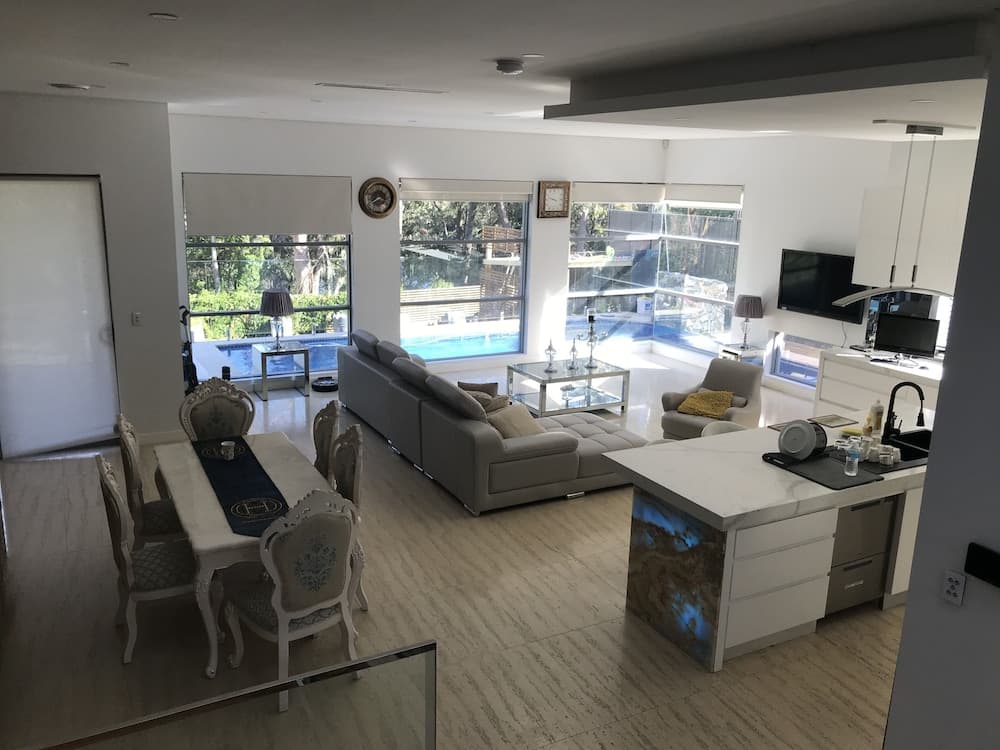Luxury big house cinema pool many guests