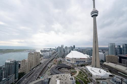 CN Tower Facing, Parking, King Bed