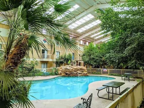 Atrium Inn