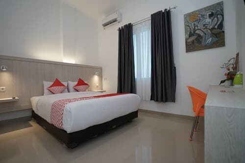 OYO Life 1299 Balcony Orange Homestay