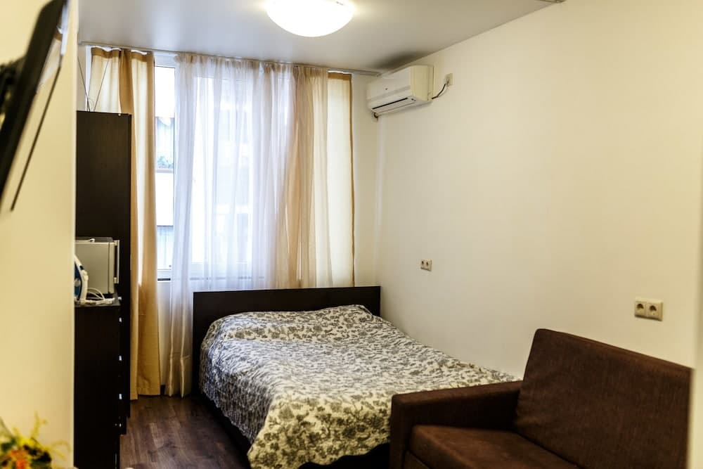 Apartment on Lysaya Gora 33b Green Area 1