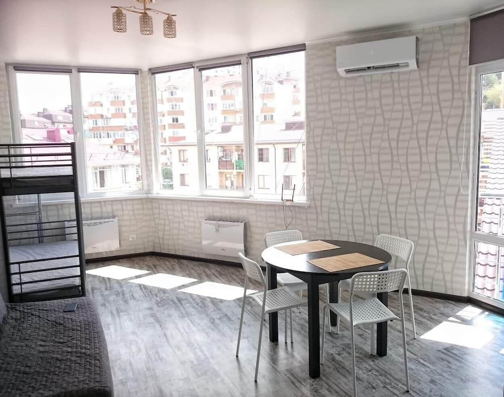 Apartment on Lysaya Gora 33g Green Area 6