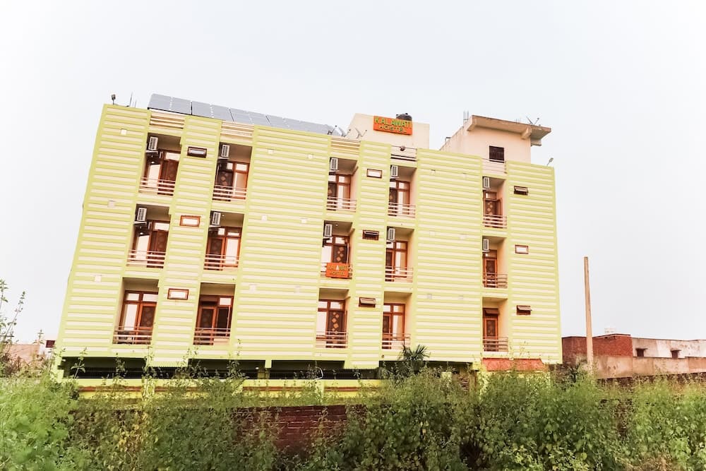 OYO 61469 Kalawati Palace