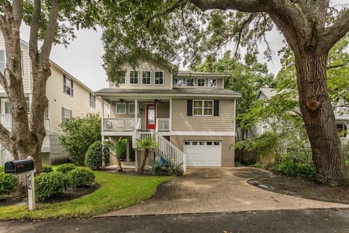 1067 College by Hodnett Cooper