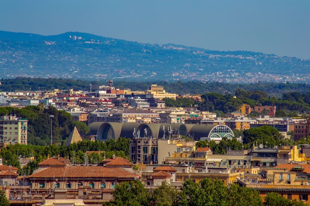Konaklama yerinden şehir manzarası