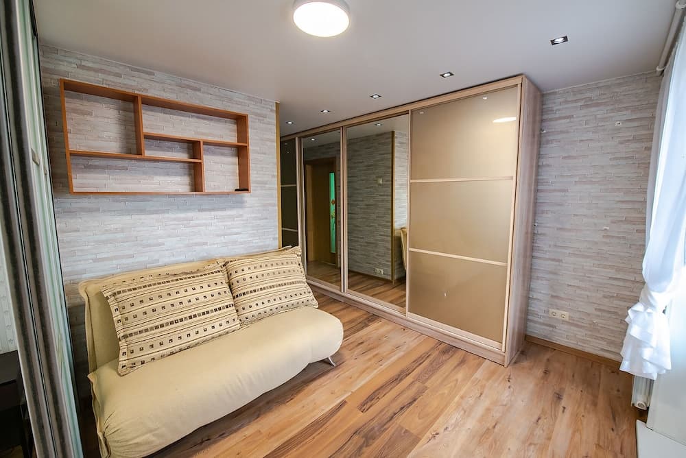 Apartment on Leonova 21A
