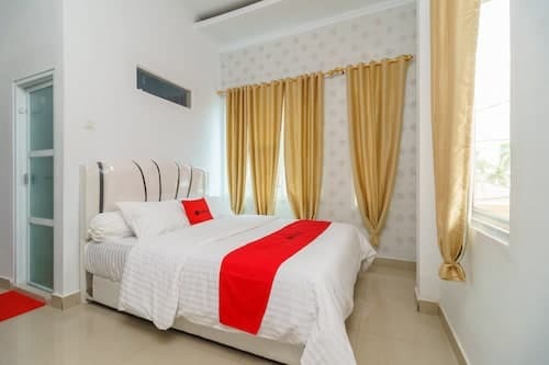 RedDoorz Syariah near Simpang Sekip Palembang